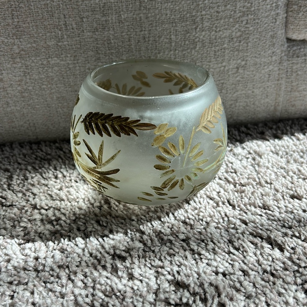 Gold etched trinket